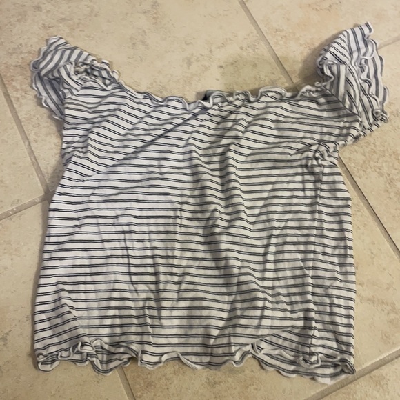 Brandy Melville off the shoulder striped t shirt - Picture 2 of 3